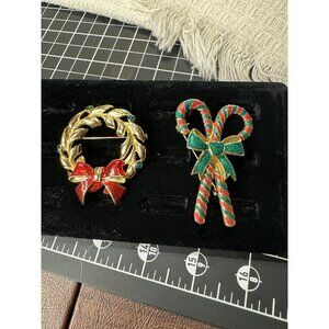 Vintage Christmas Brooches: Festive Wreath & Candy Cane Pins - Gold Tone Enamel